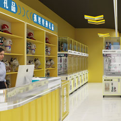 yellow themed claw machine store 3